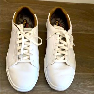 Sketchers memory foam shoes